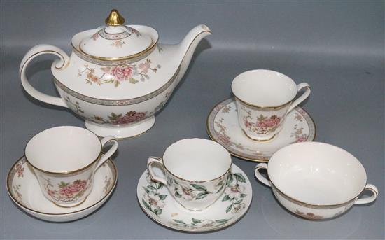 Royal Doulton Canton pattern part dinner and tea service (44-pce) & a Crown Staffs Christmas Rose part teaset (22-pce)